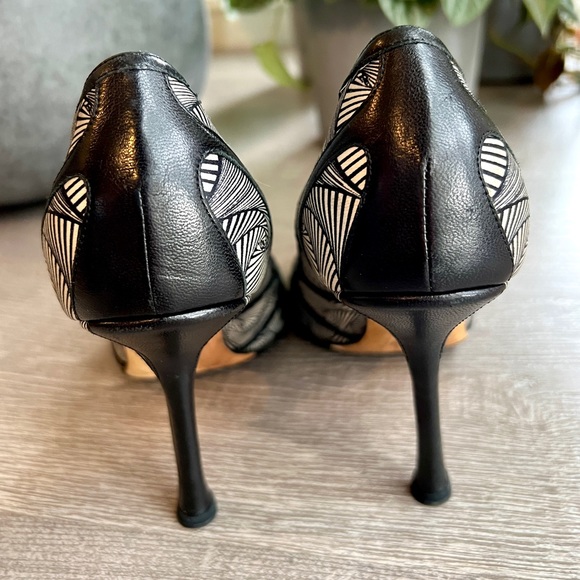NEW: Jimmy Choo - Open-toe Heels - Black & White Art Deco - 37 EU (7 US) - Picture 5 of 7